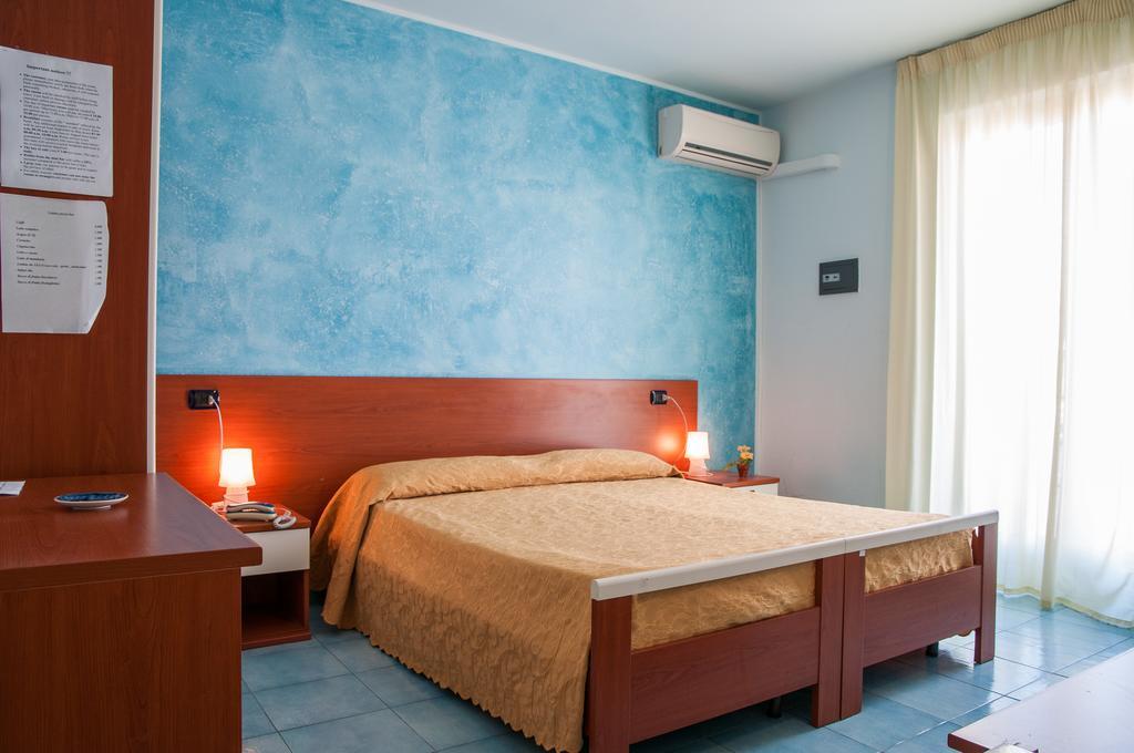 Megaron Hotel Pozzallo Exterior photo